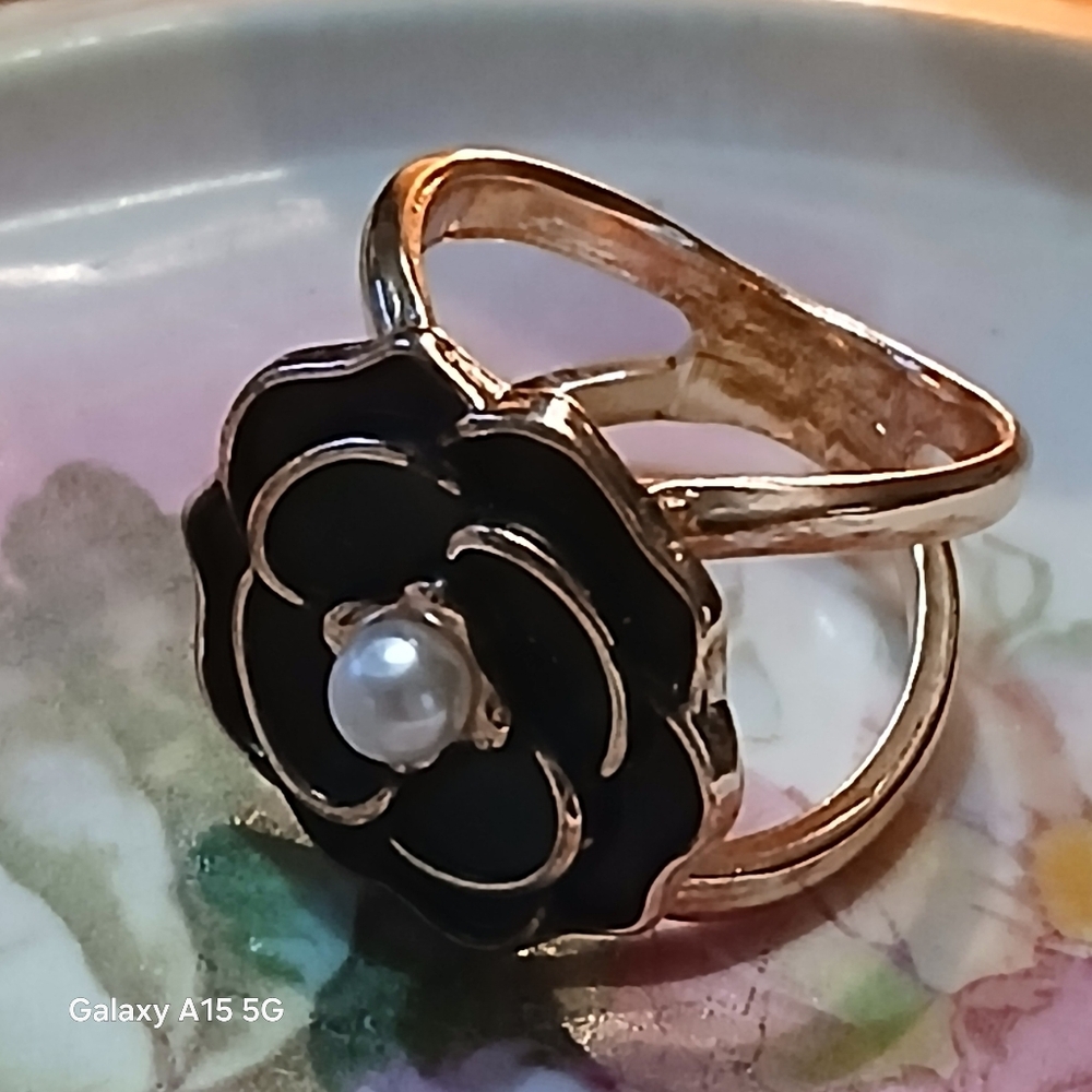 Gold and Black Floral Ring with Pearl Accent